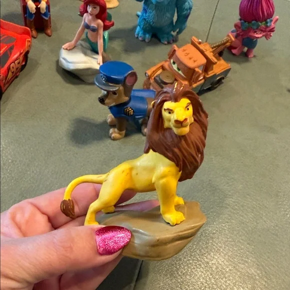 Tonies Box with Figurines Bundle - Picture 7 of 10